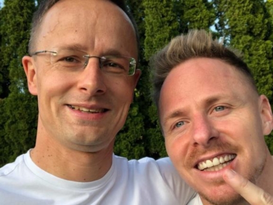 „Dzsudzsák Balázs Tesóka” – így kért diplomata-útlevelet a focista Szijjártótól