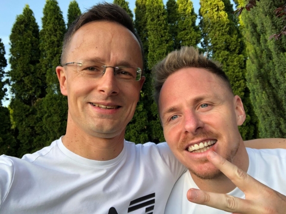 Szijjártó villámgyorsan intézett diplomata-útlevelet „Dzsudzsák Balázs Tesókának”