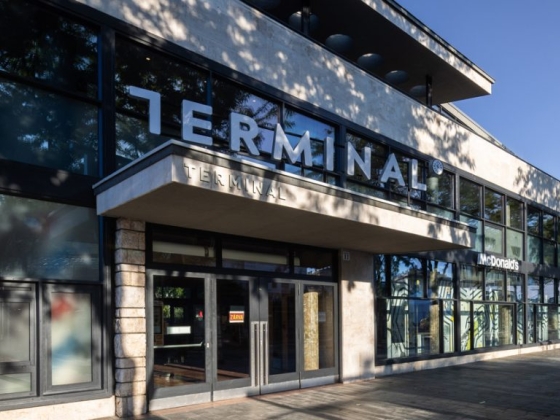 Több mint egymilliárd forintból újult meg az Erzsébet téri Terminál műemléki épülete