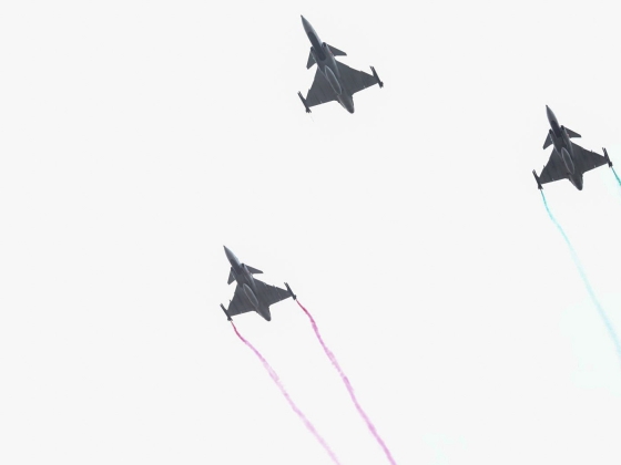 Nem egyszerű gyakorlórepülés volt a Gripen-parádé a Fradi 2014-es stadionavatóján, hanem Hende Csaba gesztusa