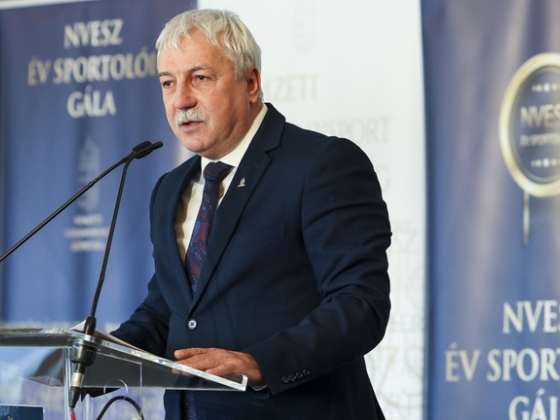 Indulatoktól hangos közgyűlésen maradt az NVESZ elnöke Mészáros János