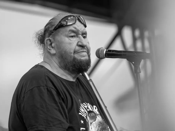 Különleges módon tiszteleg a közmédia Deák Bill Gyula emléke előtt