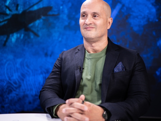 „Tesóka, én is kérek egy diplomata-útlevelet!” – Tarjányi Péter kiakadt a külügy dokumentumain