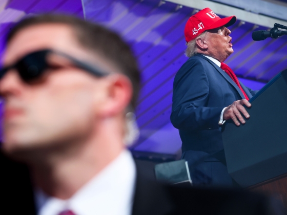Donald Trump újra belengette, hogy pusztító offenzívába kezdhet Irán ellen