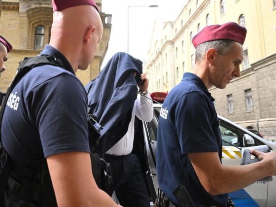 A Fővárosi Törvényszék szerint Jellineknek és Sziveknek minden anyagi eszközük megvan ahhoz, hogy kivonják magukat az eljárás alól
