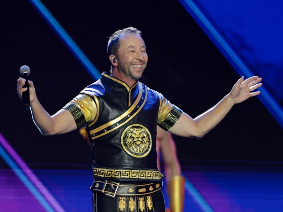 DJ Bobo teljesen ledöbbent: nem érti, hogy adhatott el DJ Oti 65 ezer jegyet a bulijára