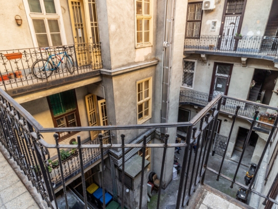 Betiltották az Airbnb-t Terézvárosban, mégis gyorsabban drágulnak az albérletek