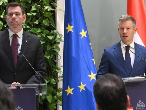 Rogán szerződésmódosítása mentette meg Mészárosékat a hitelhiánytól
