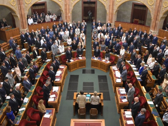Egészségügy, gyermekvédelem, mentelmi ügyek: ez lesz a jövő héten a parlamentben