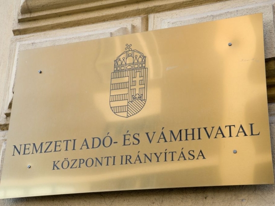 Revizorok és ügyvédek tömege állhat munkába a kormány döntése után: a vagyonosodási vizsgálatok 20 évre visszamenően kutakodnának a családok bankszámláin