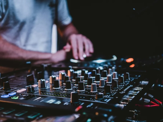 Új világrekord született: nyolc órán át futott és DJ-zett, de ez még nem minden