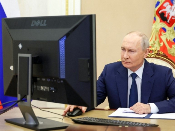 Putyin leszavazott online