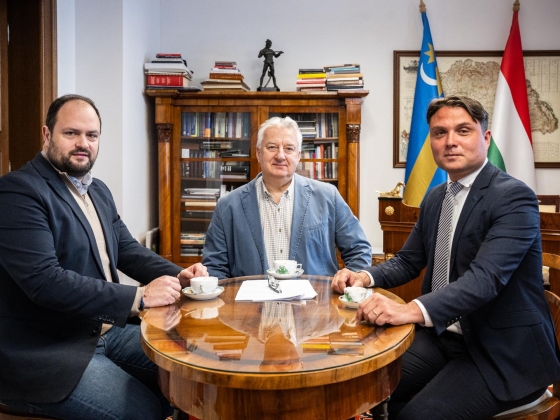 Több mint egymillió eurónyi magyar közpénzt költött el egy felvidéki lap a Fidesszel szövetséges párt kampányügynökségénél