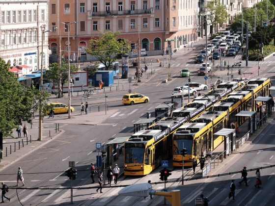 Súlyos baleset a Széna térnél, nem járnak Budán a 4-es és 6-os villamosok