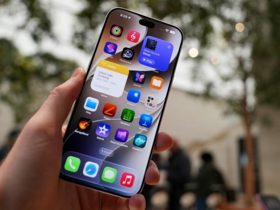 Teljesen lefagyasztja az iPhone-okat az új rendszer kínos hibája