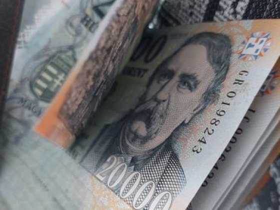 Rendkívüli formában a forint, két hónapja nem volt ilyen szinten