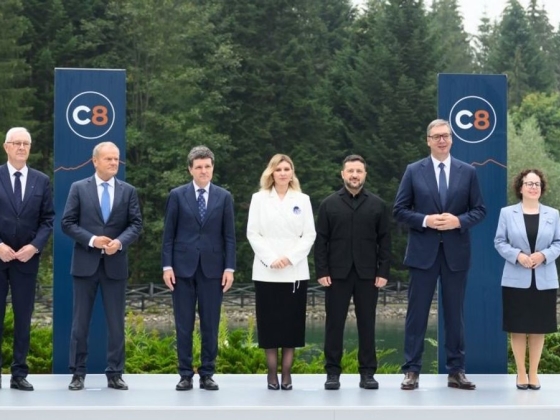 Zelenszkij új regionális együttműködést jelentett be: itt a C8, már közös kép is készült – az ukrán elnök Magyarországot is meghívta, de egy politikai vezetőnket sem látták