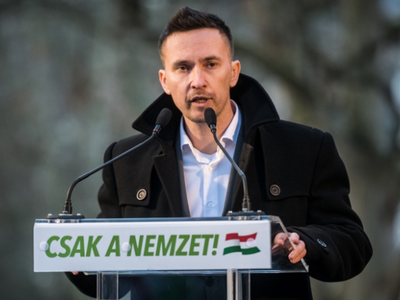 A Mi Hazánk szerint a Fidesz levágta a demokrácia egyik kezét, a Tisza pedig a fejét is levágná