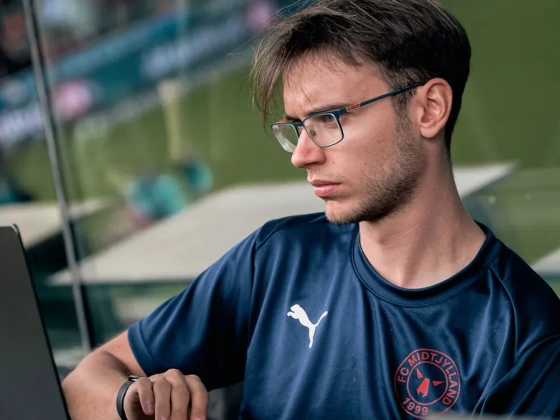 Huszonnégy évesen a Midtjylland elemzője Pernyész Péter