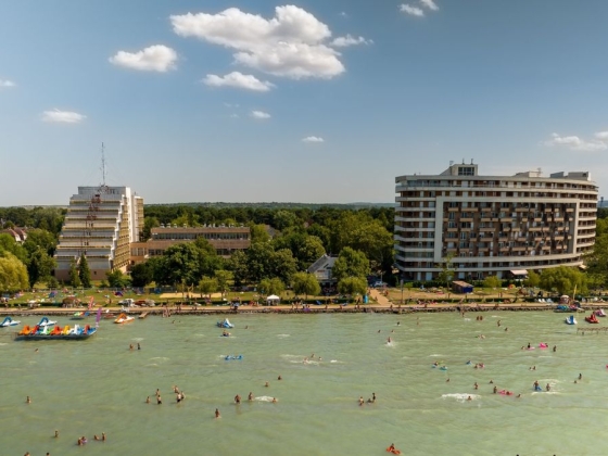 Durva válságban a Balaton: minden ötödik vendég eltűnt – a polgármester idén 170 millió forintos bevételkieséssel számol