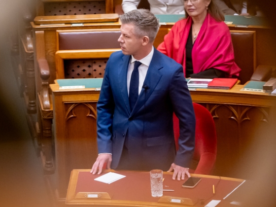Magyar Péter számokkal érvelt az autópálya-koncesszió felmondása mellett