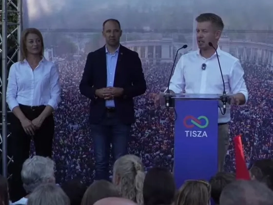 Magyar Péter a megyei rendszer jövőjéről is beszélt Pécsen