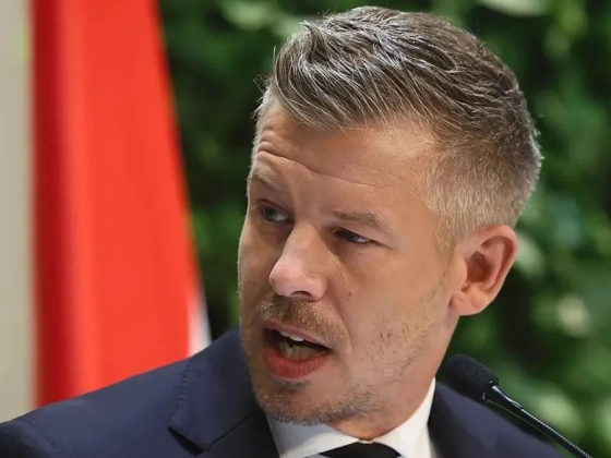 Borral öntötték le Magyar Pétert Szekszárdon - videó