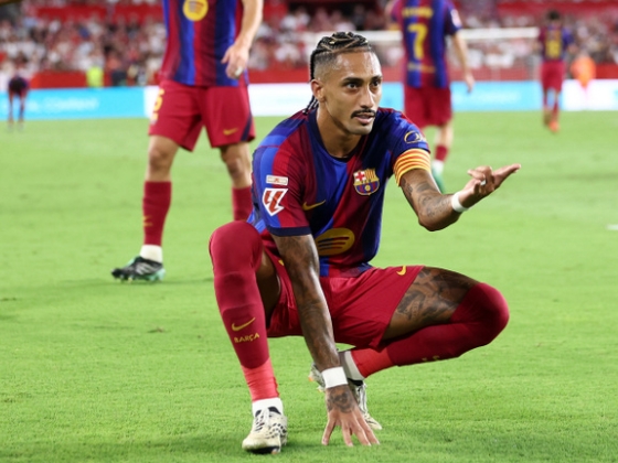 Földöntúli Raphinha-parádé: egyedül tarolta le a Sevillát a Barca csapatkapitánya