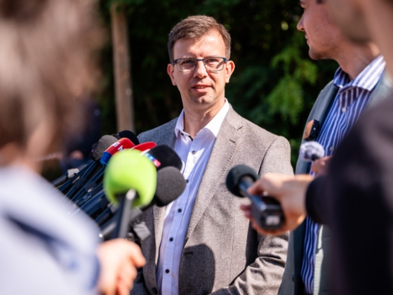 Marcipán, medve, beragadt lift és lipicai lovak – íme Bóka János kulisszatitkai
