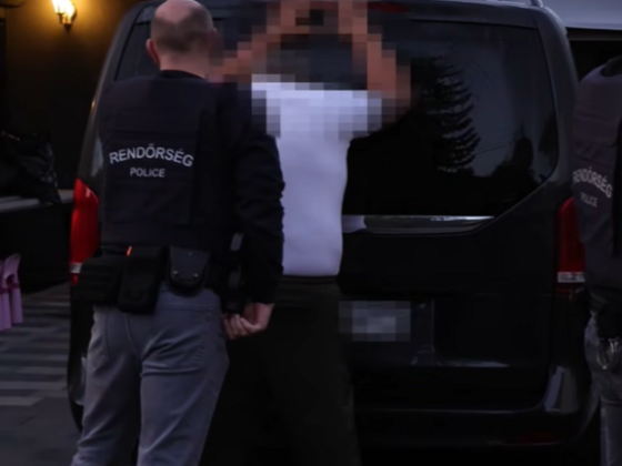 Altatóval, trükkös szerződéssel csalták el az idősek vagyonát Újbudán, lecsapott a rendőrség a családra