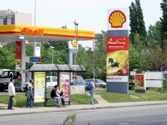 Döntött a kormány, csökkentik az üzemanyag adóját, ársapka is jöhet
