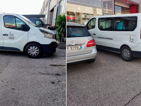 Olaszországban, egy nagykereskedelmi divatáruközpontban is járt falubusz