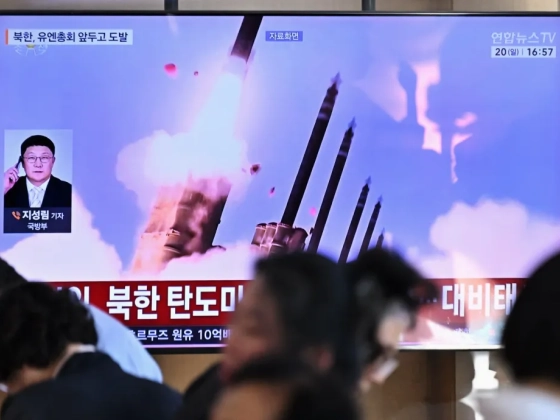 Észak-Korea három órán belül két ballisztikus rakétát is kilőtt vasárnap