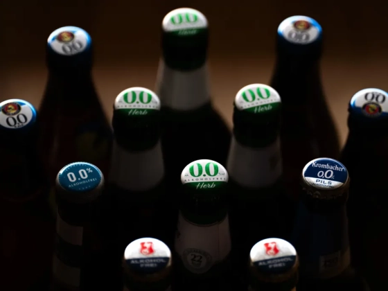 Egészségesebb az alkoholmentes sör, mint a szénsavas üdítő?