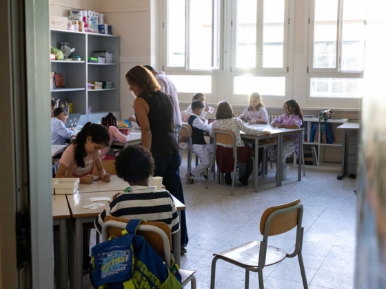 Meloninál betelt a pohár, most új frontot nyit: korlátoznák a migráns diákok számát, jön a fátyoltilalom az iskolákban