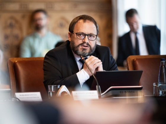 Kármán András: El kell szomorítanom a bukott miniszterelnököt