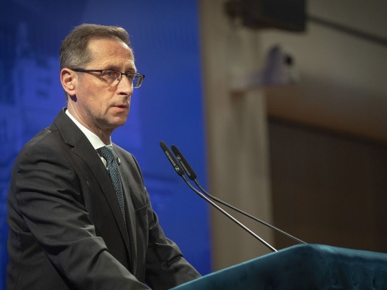 Nagy döntés készül a kamatról a Magyar Nemzeti Bankban, Varga Mihály veszélyes lavinát indíthat el: a forint miatt figyelmeztet az elemző – a jegybankelnök már az energiaárakra figyel