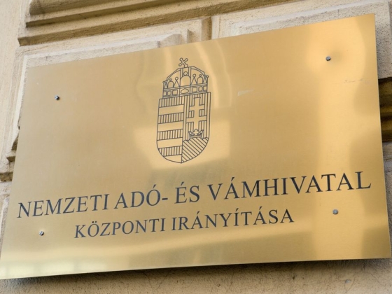 Megszólalt a NAV az 5000 forintos dízeltámogatásról: pontosan elmagyarázta, kik és hogyan fogják megkapni – itt hozzák nyilvánosságra az utalás dátumait
